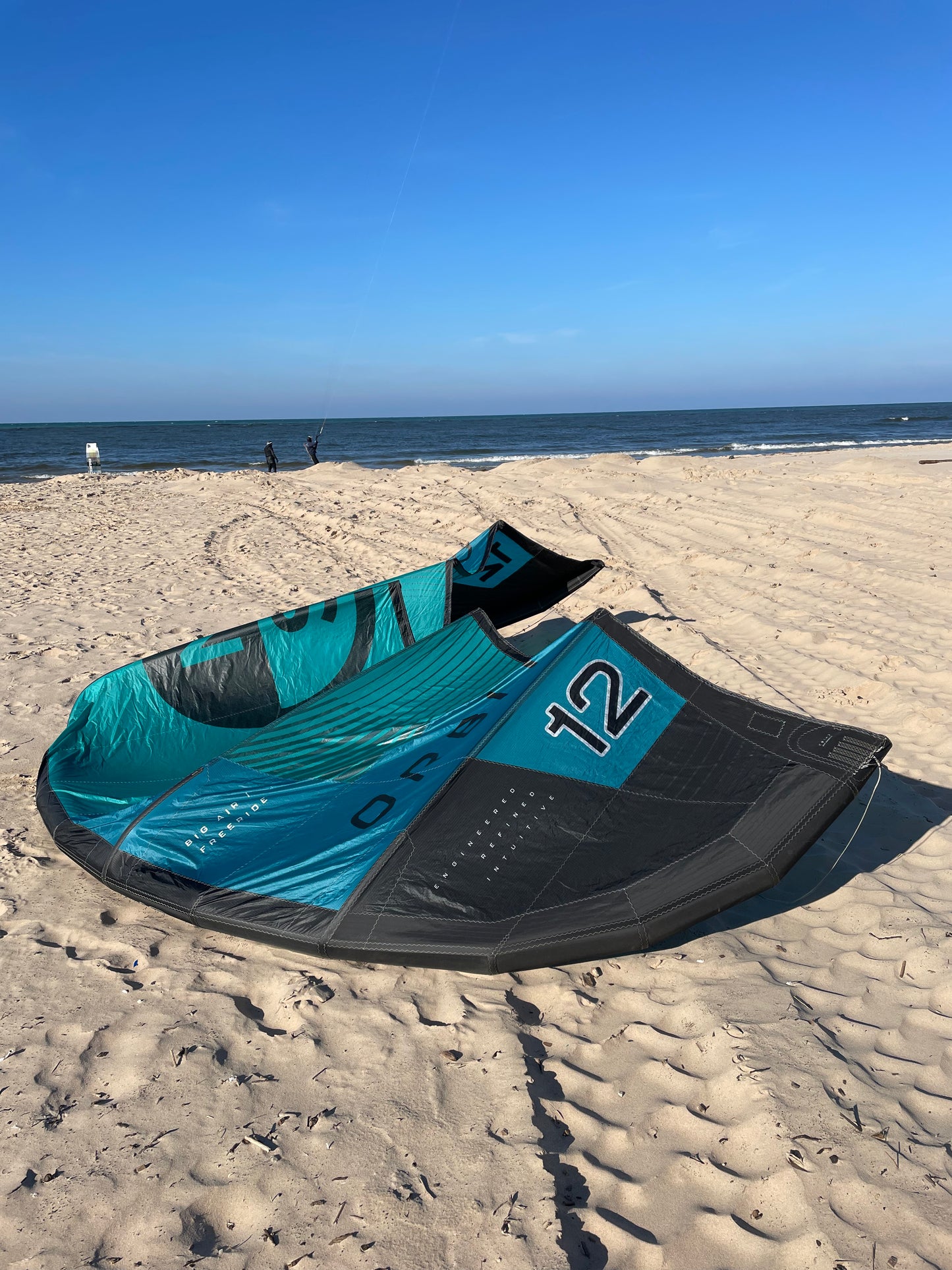 USED 12M NORTH ORBIT KITEBOARDING KITE TURQUOISE