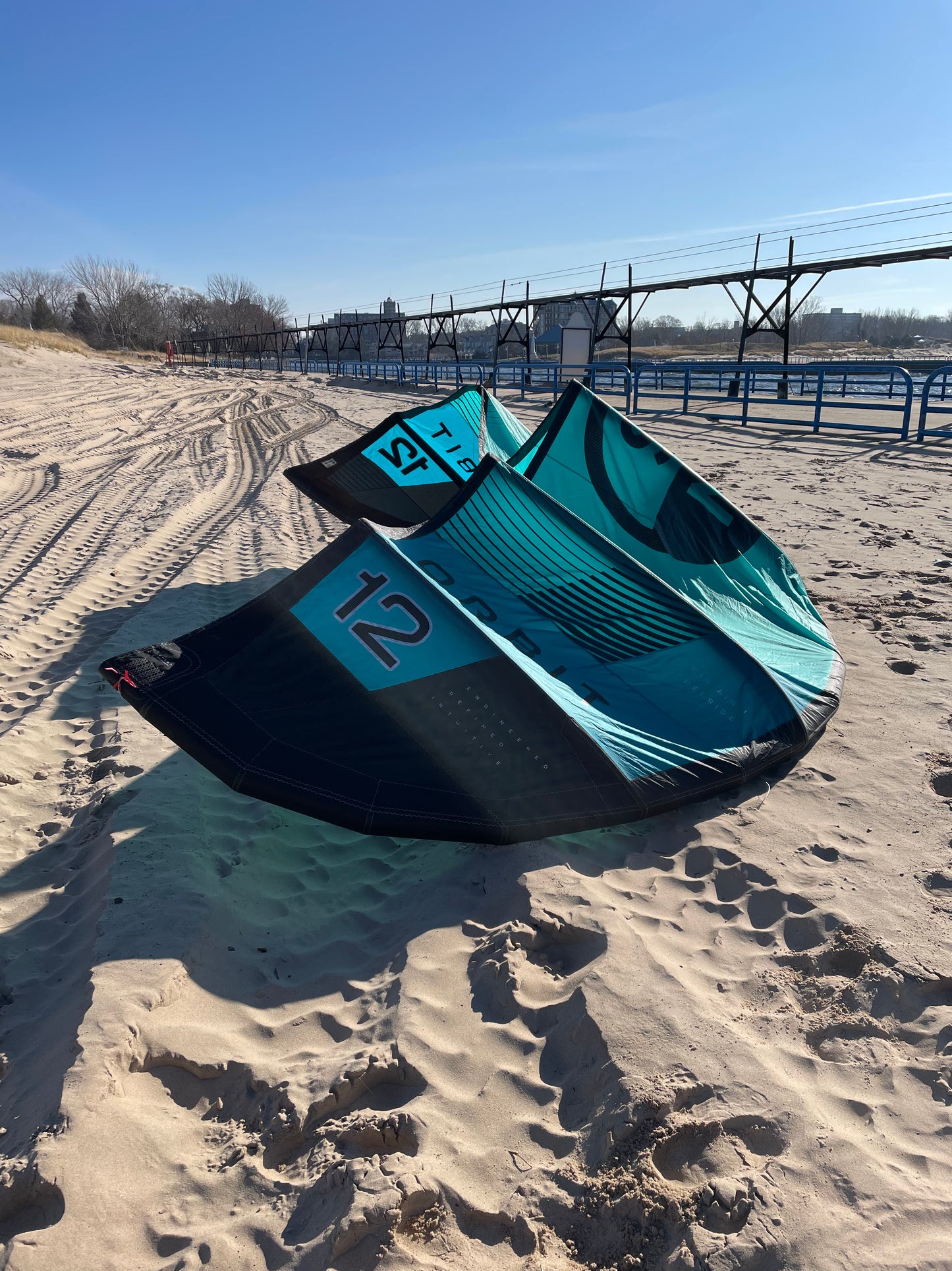 USED 12M NORTH ORBIT KITEBOARDING KITE TURQUOISE