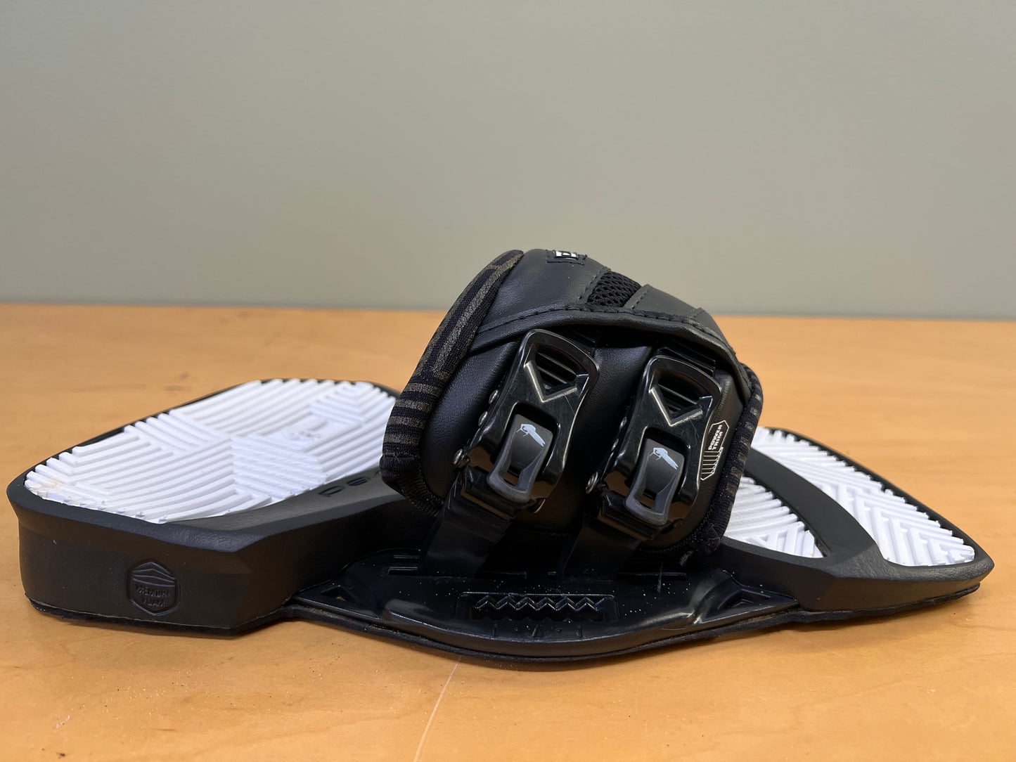 USED CARVED ULTRA PADS AND STRAPS