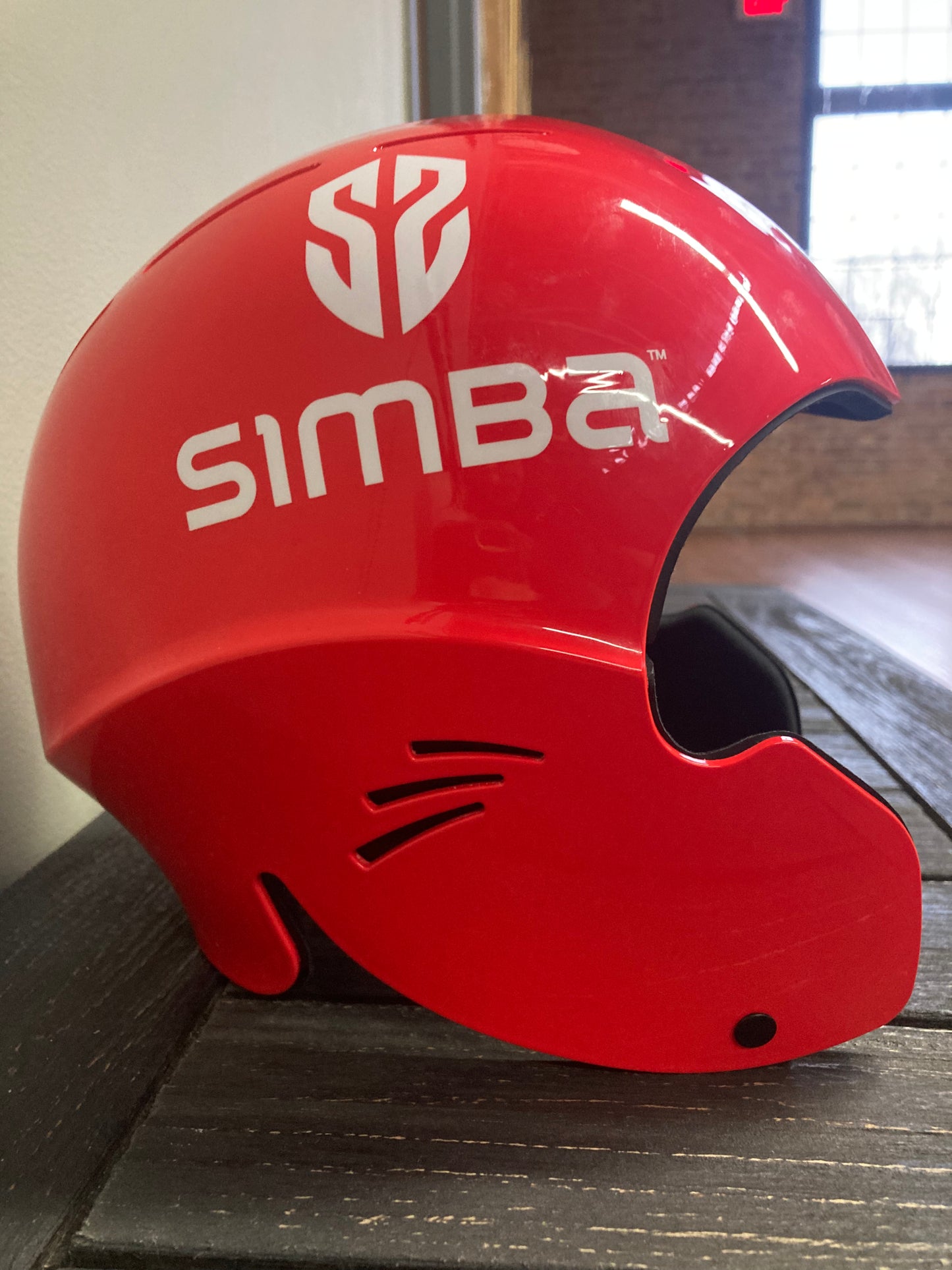 SIMBA WING SURF HELMET MEDIUM