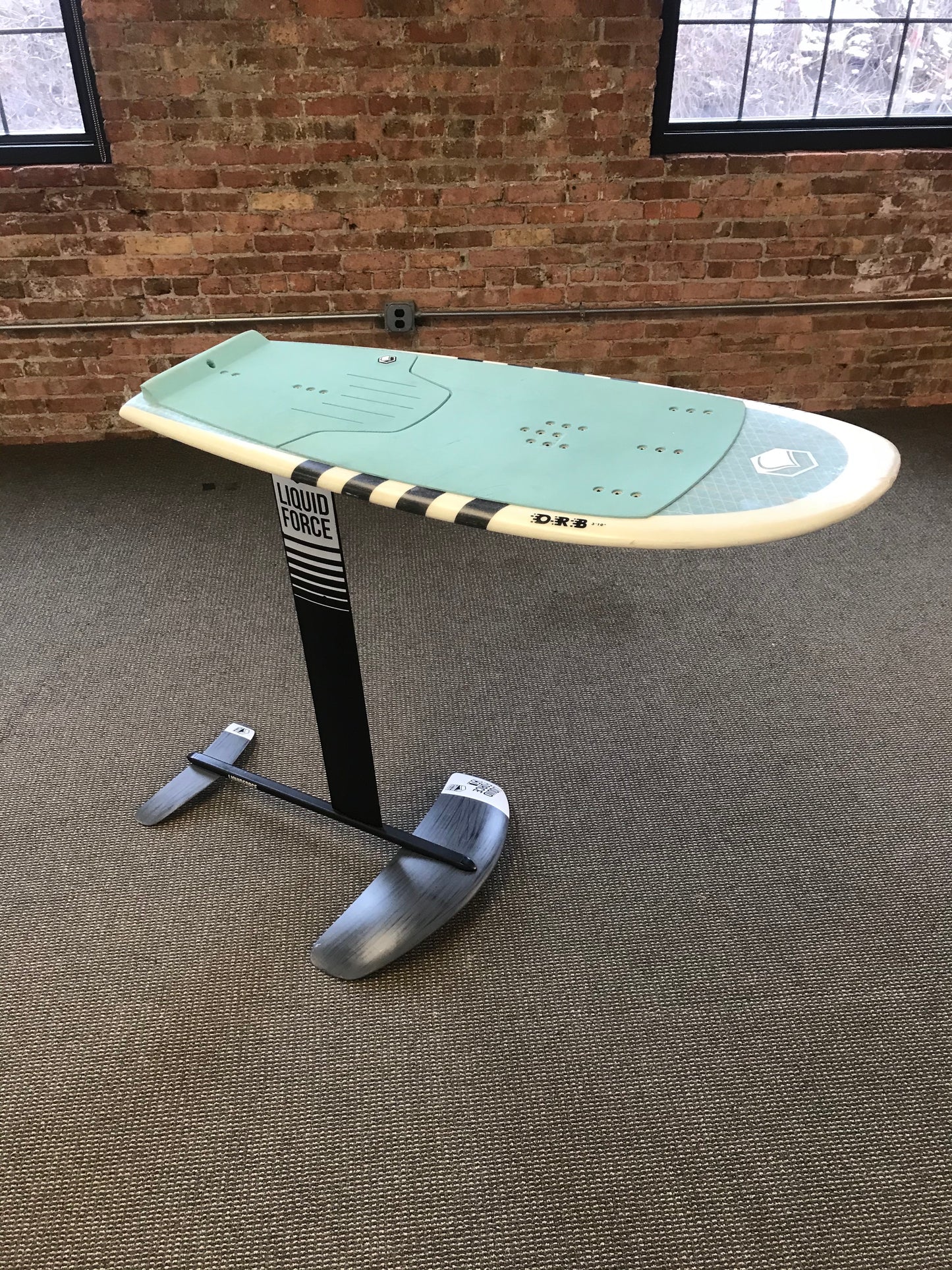 USED LIQUID FORCE COMPLETE FOIL SETUP