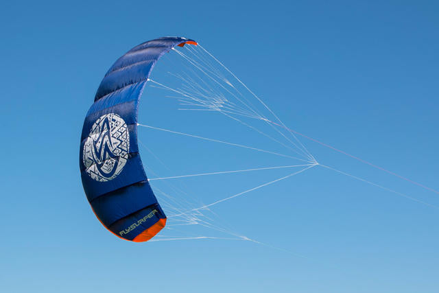 TRAINER KITE
