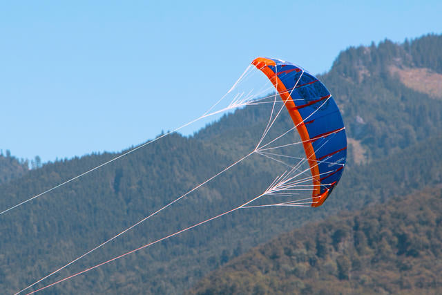 TRAINER KITE