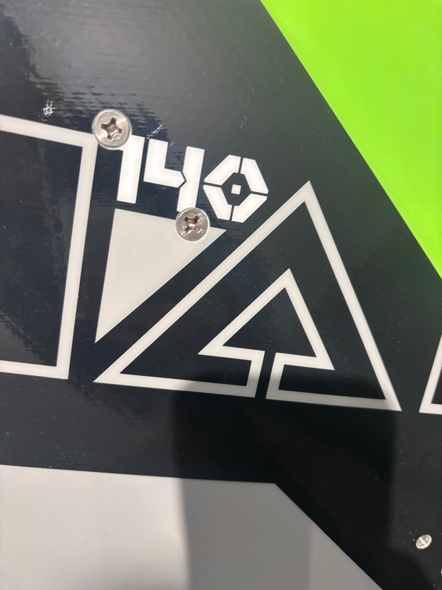 OCEAN RODEO MAKO 140CM KITEBOARD - BOARD & FINS ONLY