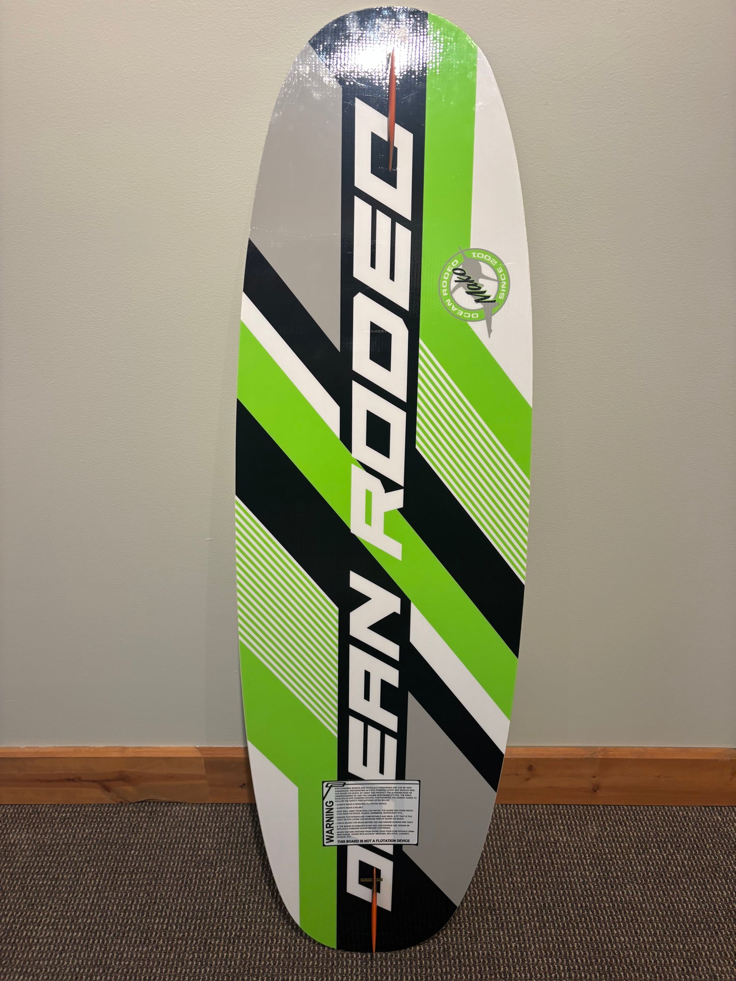 OCEAN RODEO MAKO 140CM KITEBOARD - BOARD & FINS ONLY