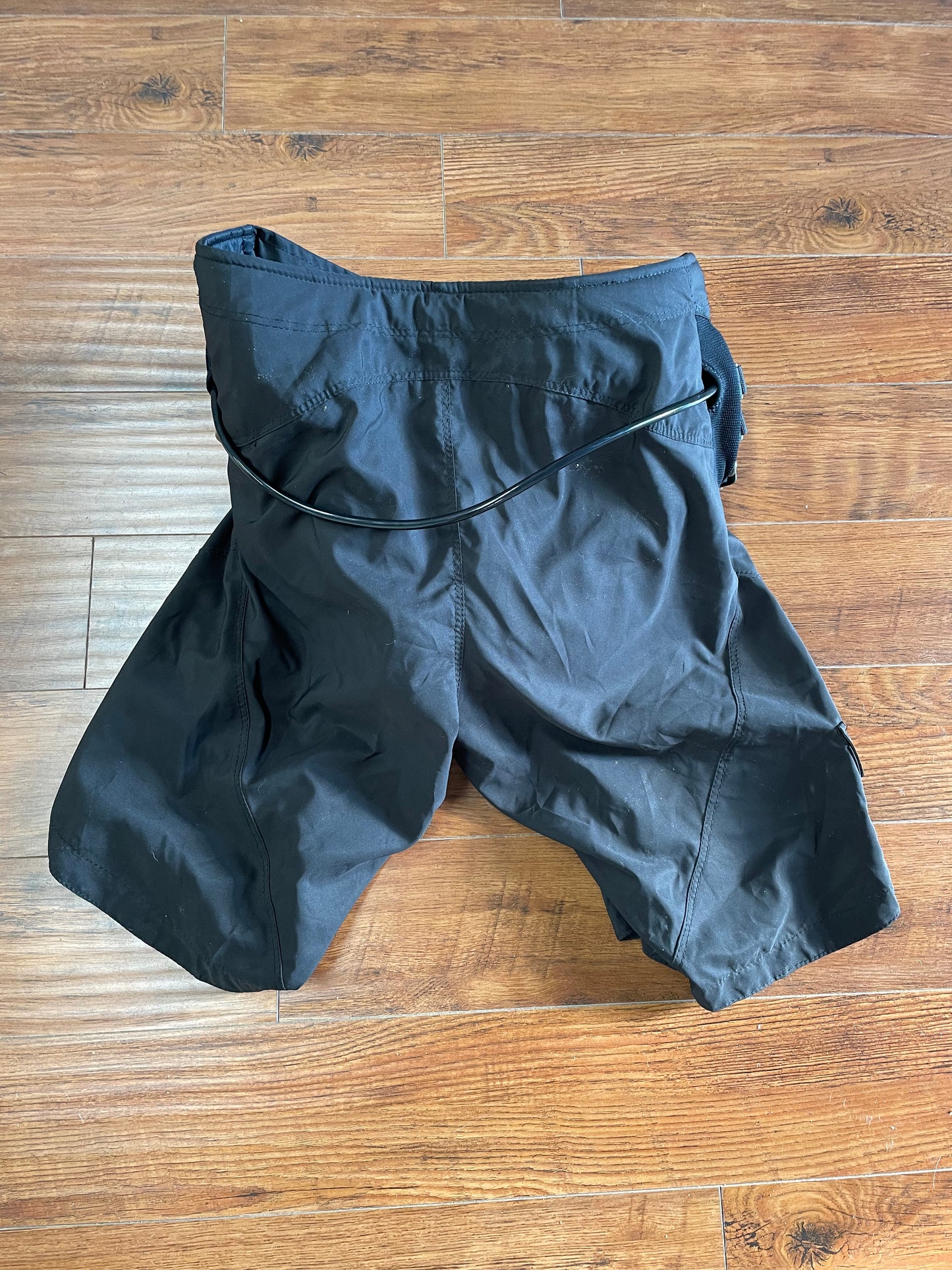 USED DAKINE SEAT HARNESS SHORTS XL WITH SPREADER BAR
