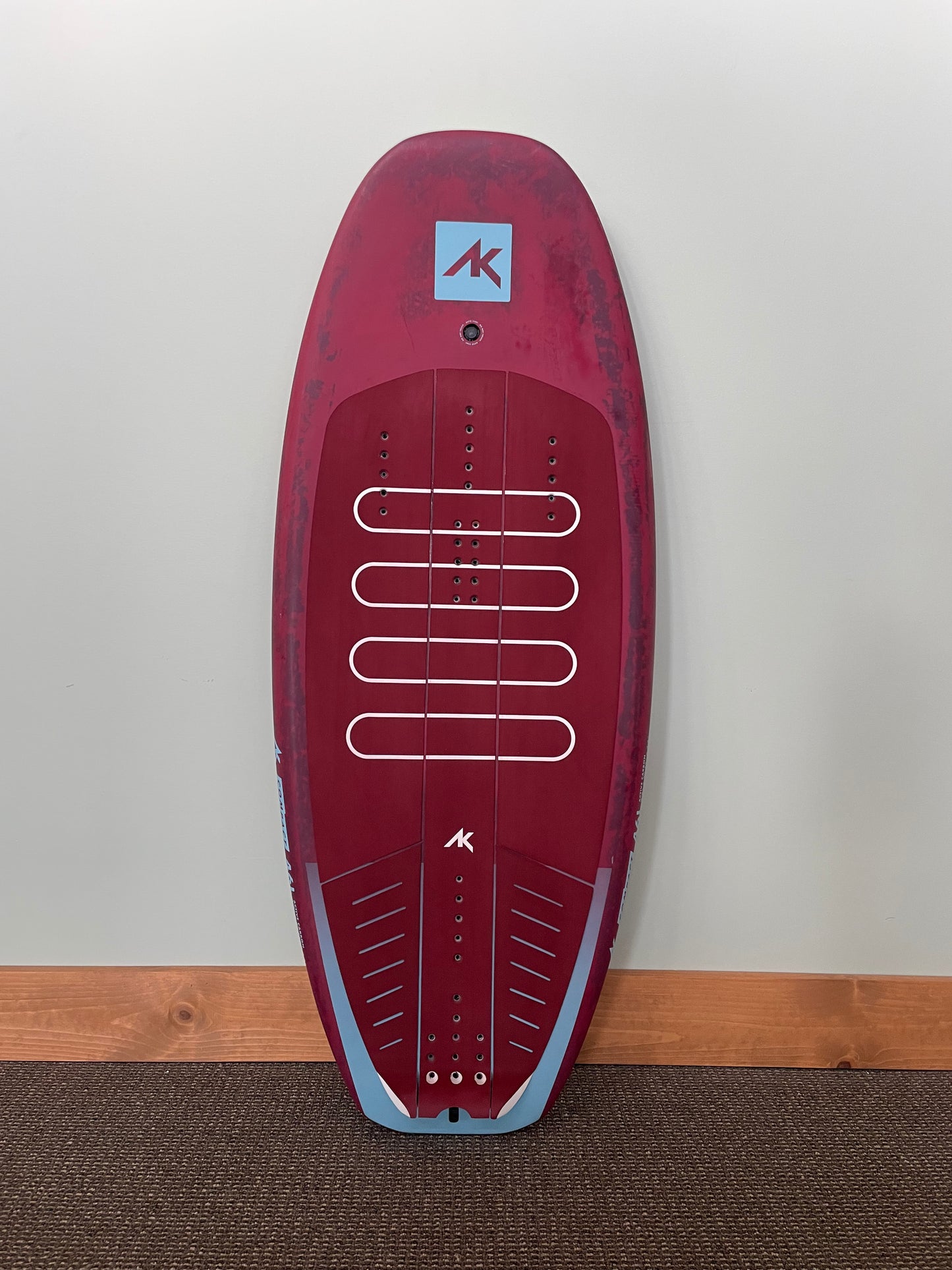 AK COMPACT V3 4'4 FOILBOARD USED