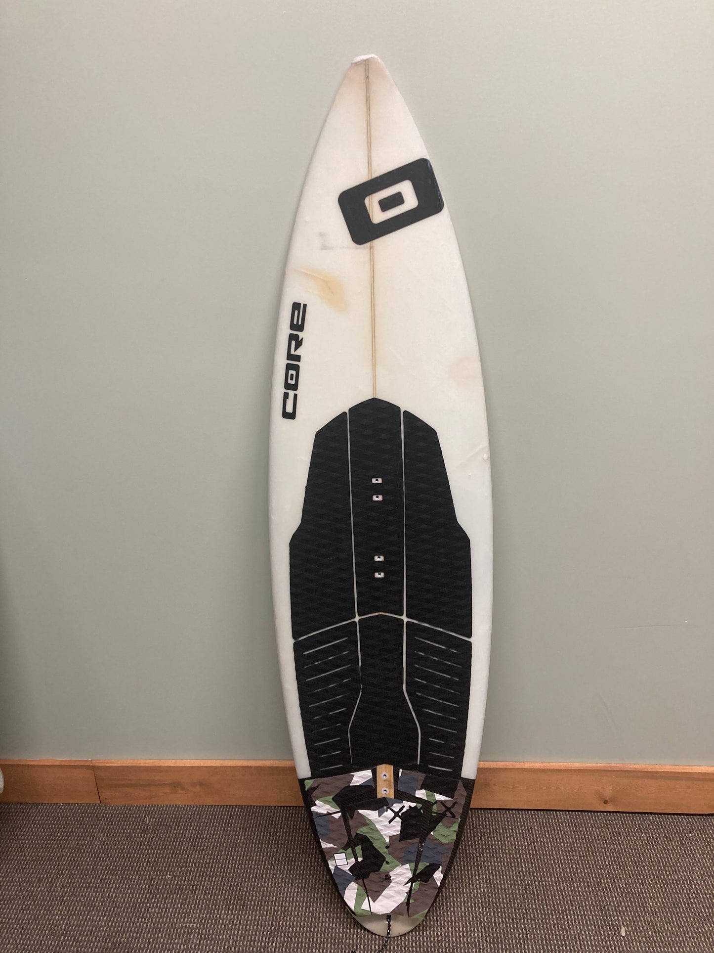 USED 5' 10" CORE RIPPER 3 COMPLETE WITH TRACTION PADS AND FINS