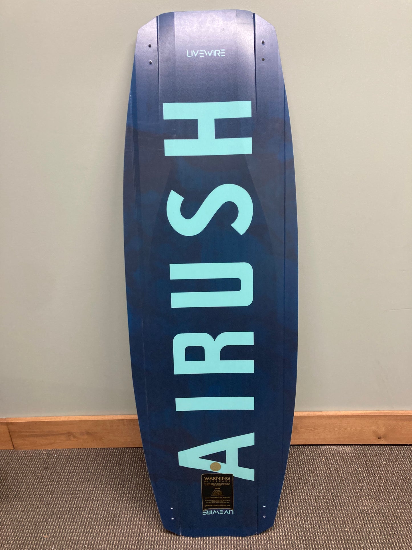 AIRUSH LIVEWIRE TEAM V7 142 x 43 BOARD AND FINS ONLY