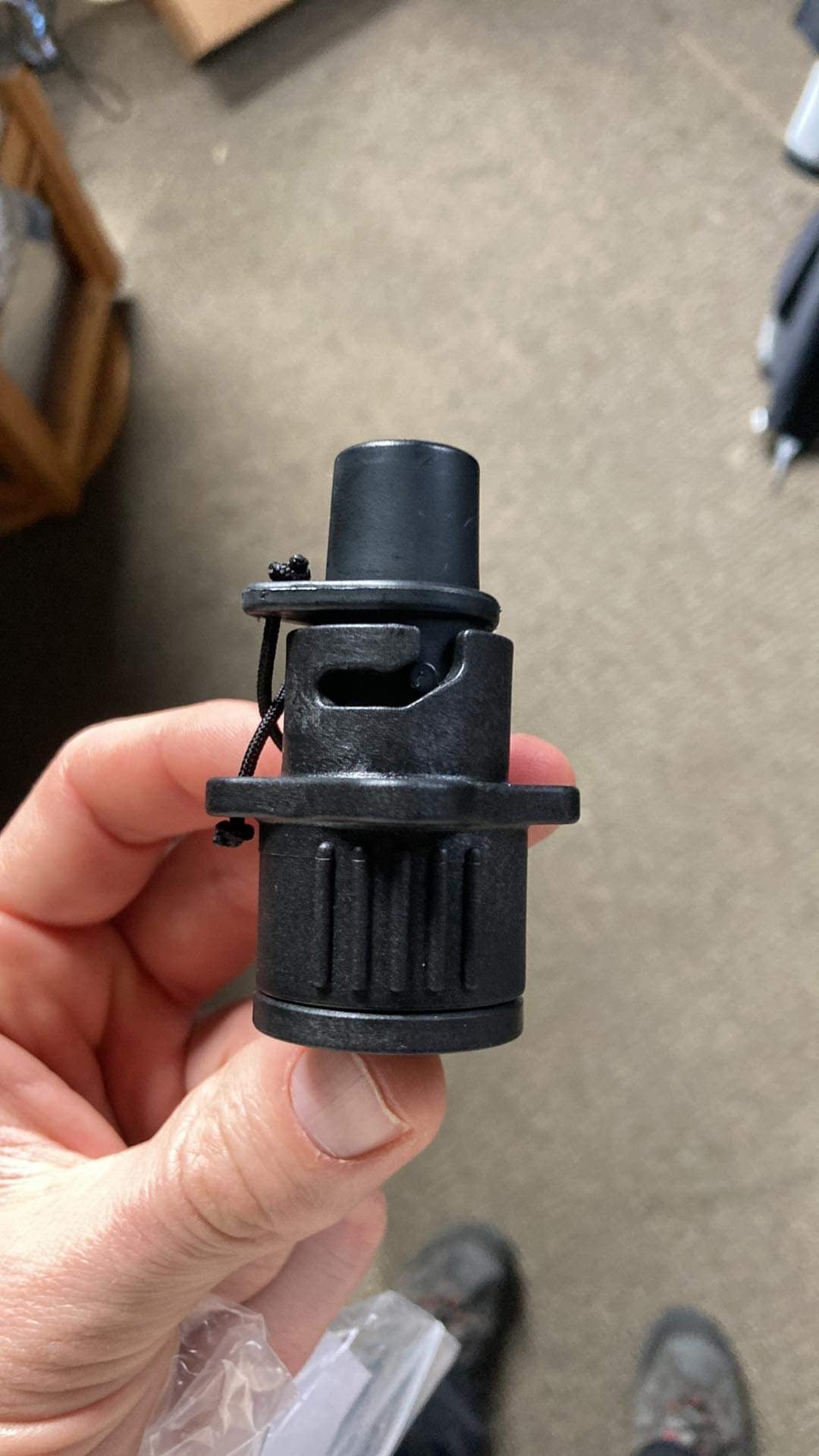 SUP PUMP VALVE ADAPTER